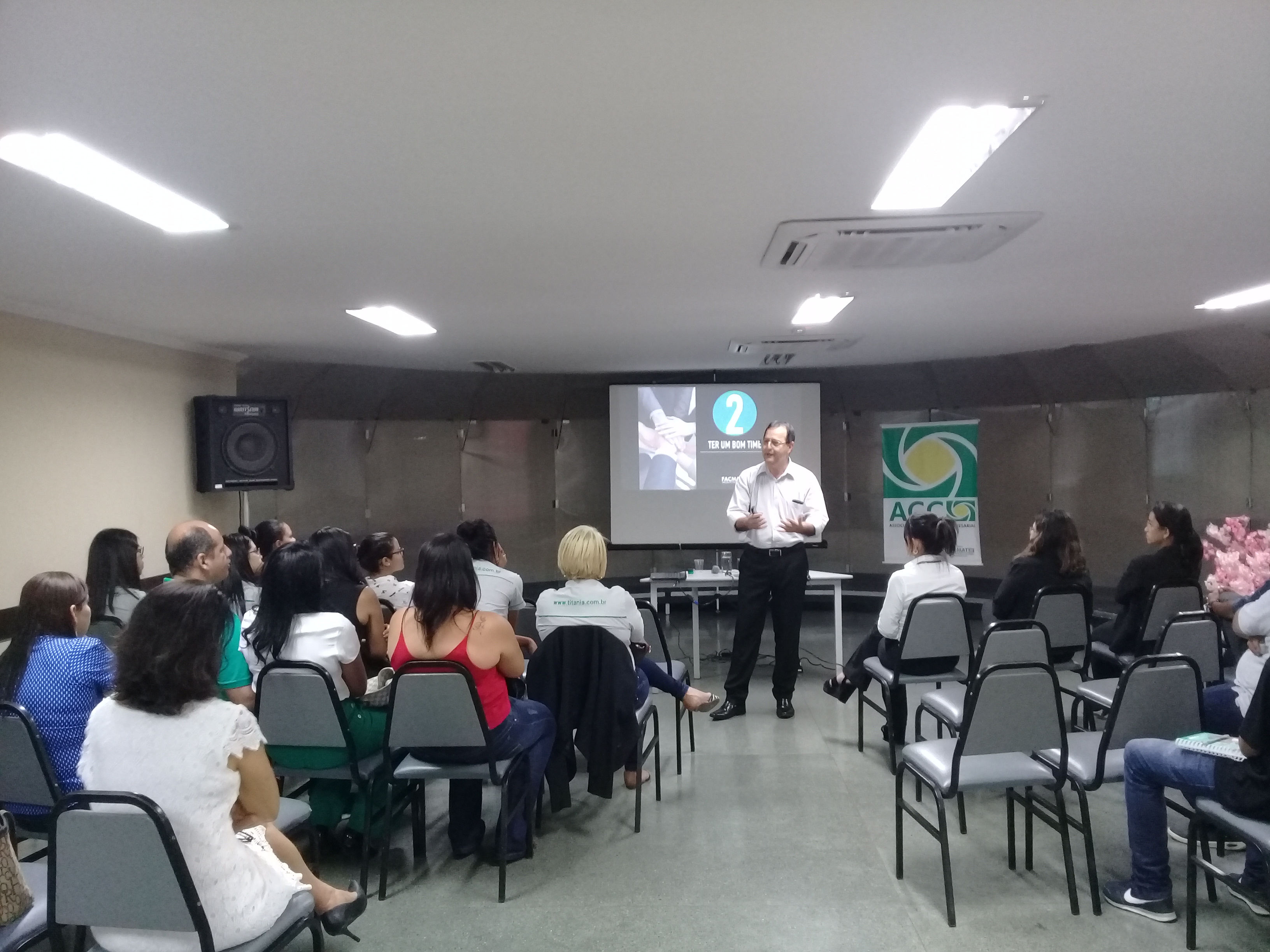 Participantes aprovam palestras de empreendedorismo e análise de crédito na Associação Comercial de Cuiabá