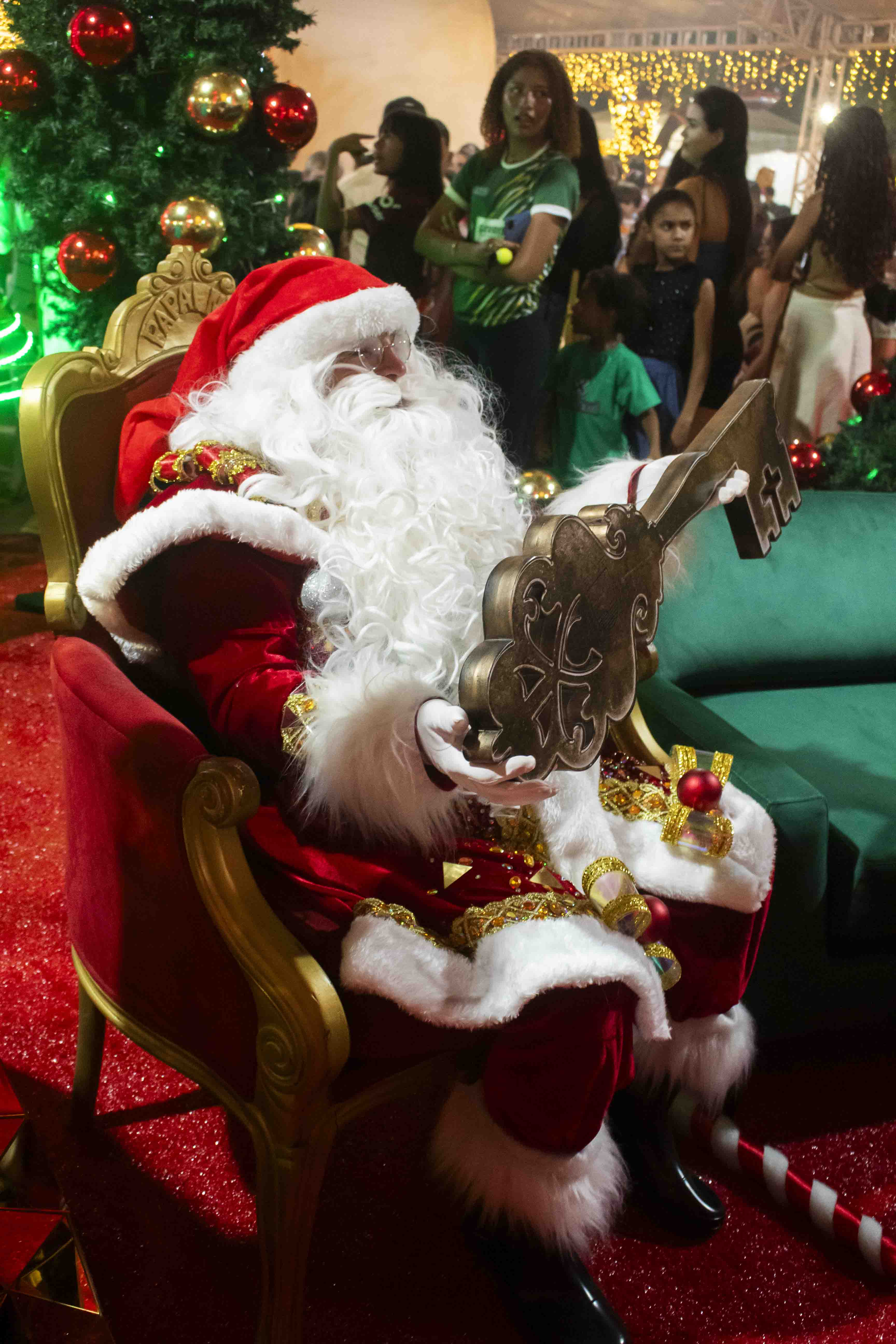 Chegada do Papai Noel marca abertura do Natal Luz 2025 e ilumina Sorriso com magia e emoção